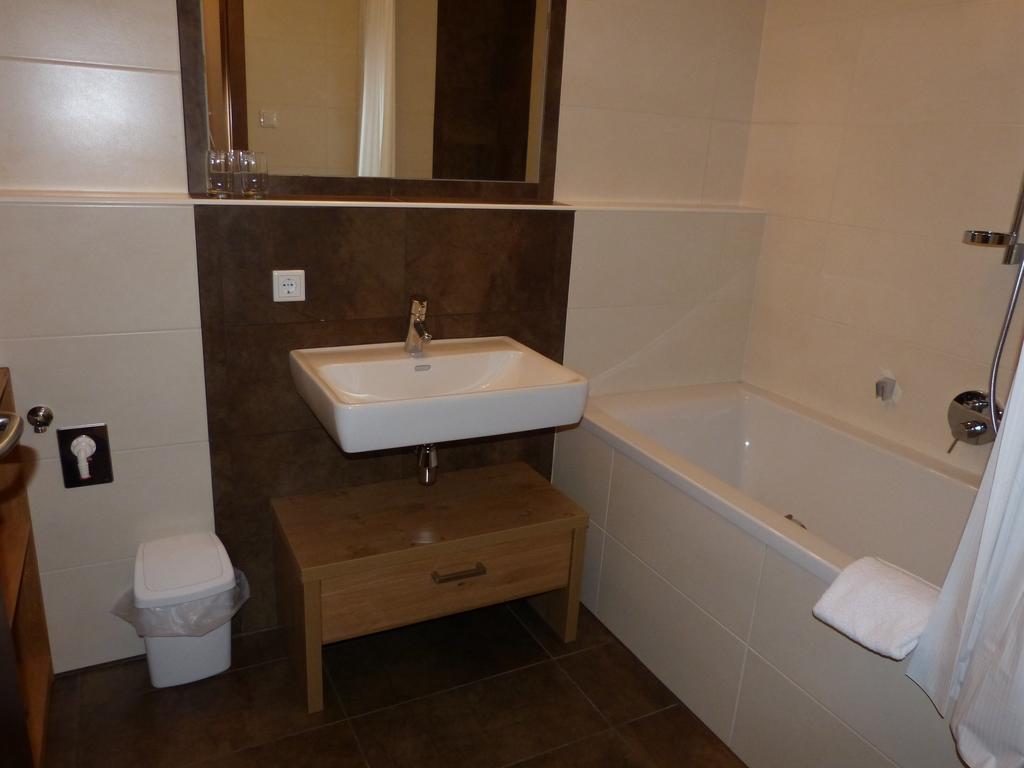 Apartman Fuerth Капрун Стая снимка